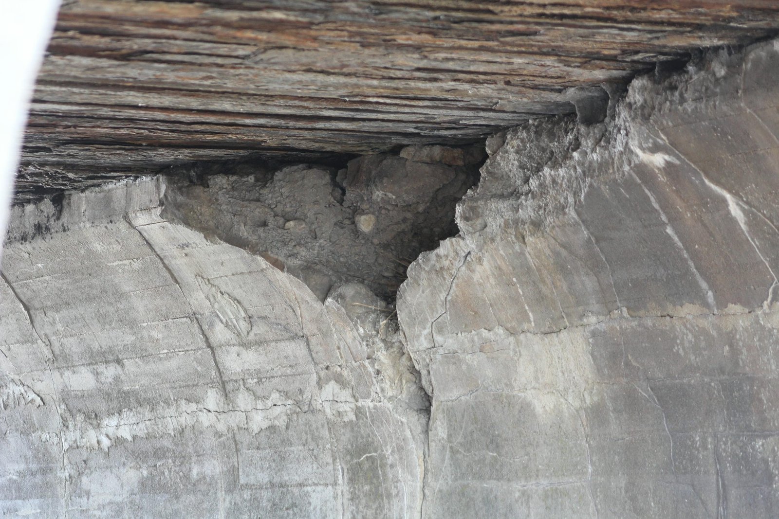 Damage to abutment